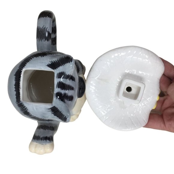 Fun Novelty Cat Pitcher / Pourer - Cute and Fun Gray Cartoonish Tabby Cat - Picture 7 of 9